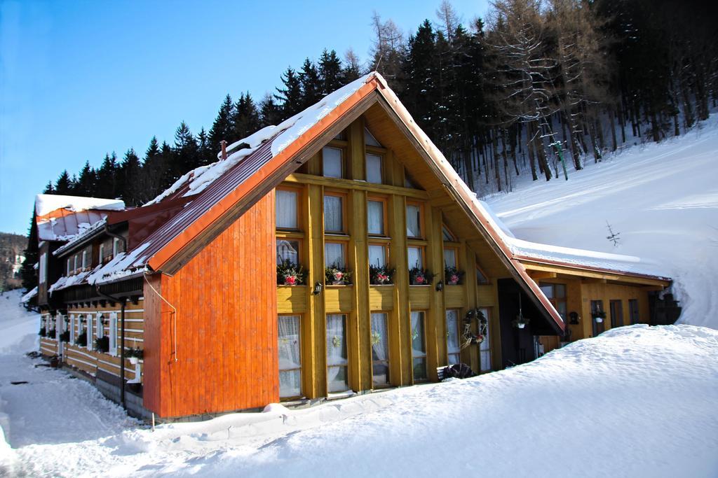 Penzion U Veselych Pec pod Snezkou Exterior photo